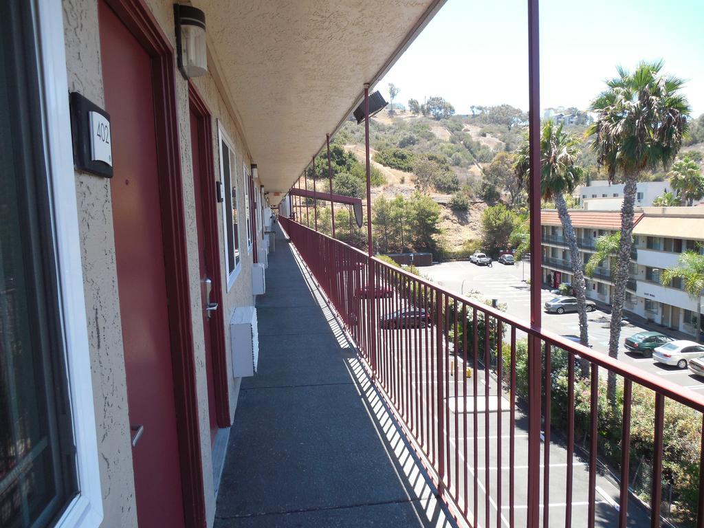 Super 8 By Wyndham San Diego Hotel Circle Exterior foto
